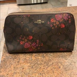 Coach  Cosmetic bag 22